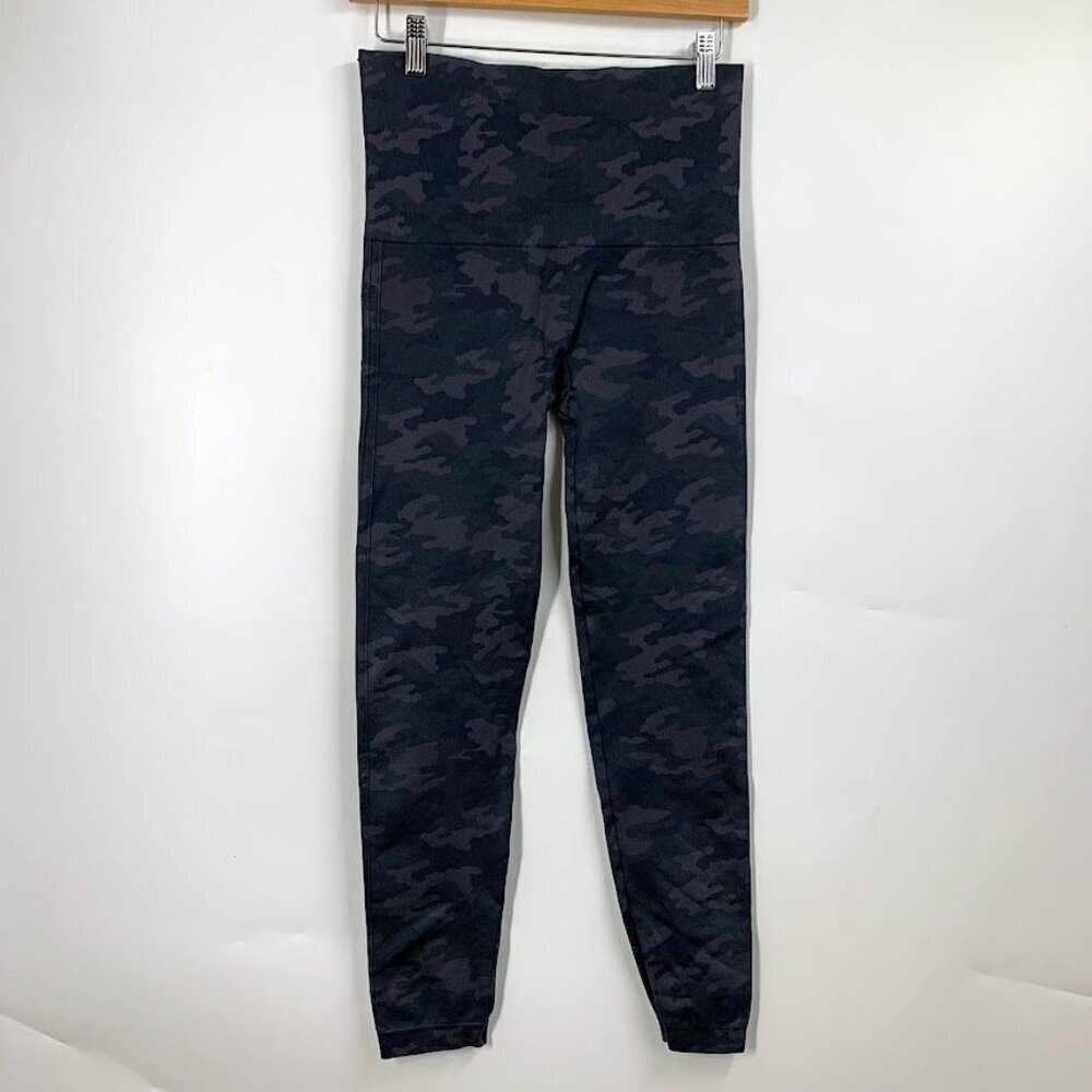 Spanx Women's Camo‎ Seamless Stretch Outdoor Hiking Cropped Leggings Size XL